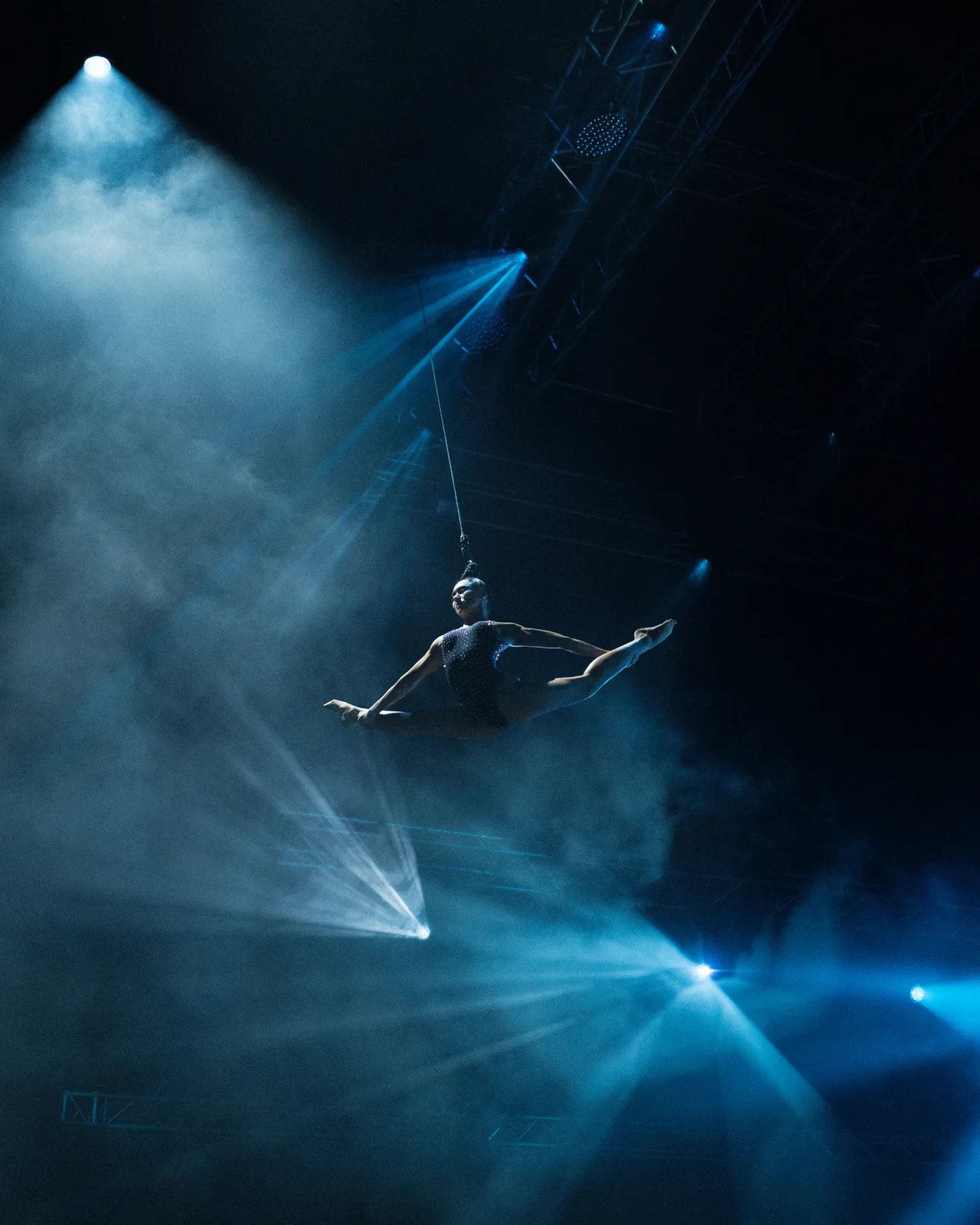Andrea Leonor — Aerial Rope