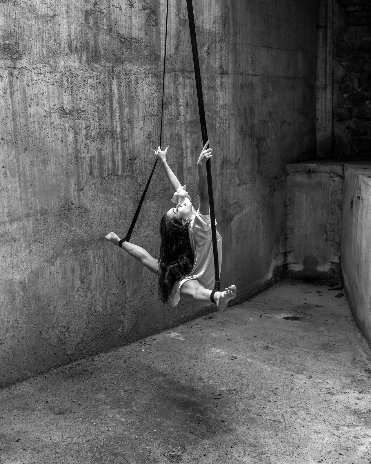 Andrea Leonor — Aerial Rope
